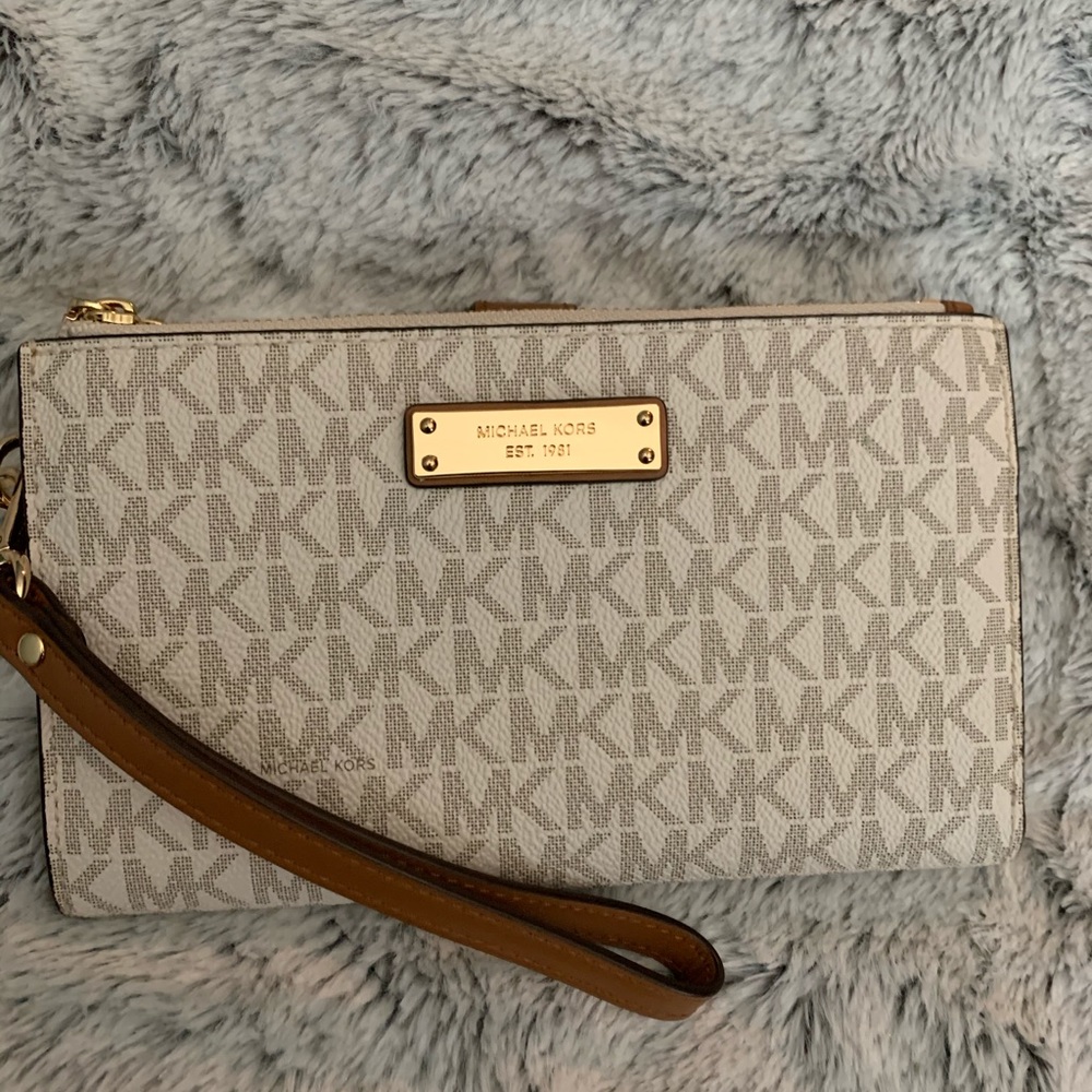 Clutch/Wristlet